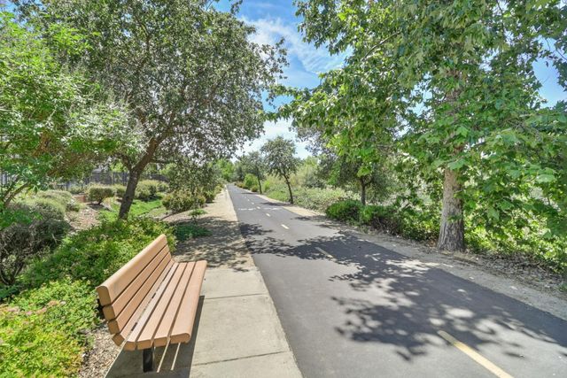 138 Colner Cir, Folsom, CA 95630