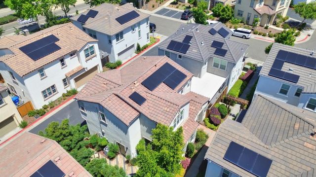 138 Colner Cir, Folsom, CA 95630