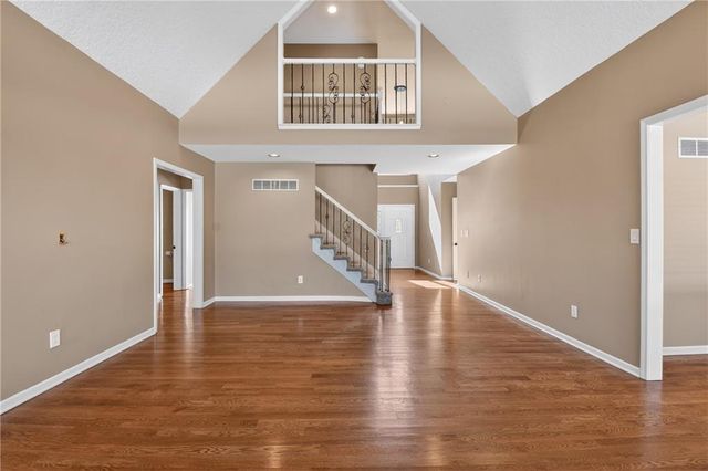 2018 Lexington Road, Pleasant Hill, MO 64080