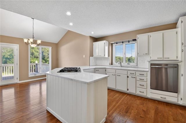 2018 Lexington Road, Pleasant Hill, MO 64080