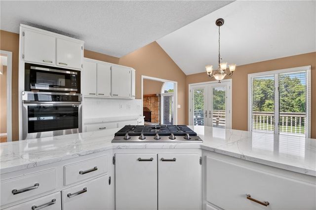 2018 Lexington Road, Pleasant Hill, MO 64080
