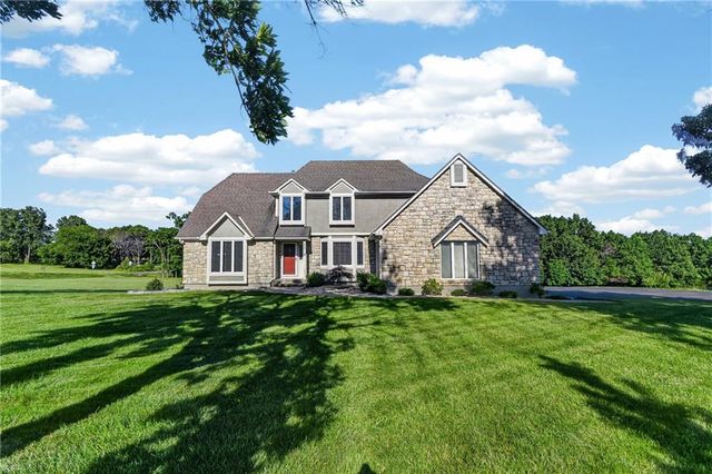 2018 Lexington Road, Pleasant Hill, MO 64080