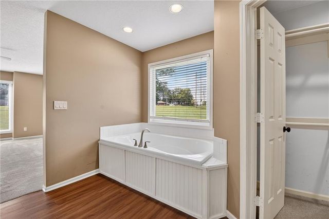 2018 Lexington Road, Pleasant Hill, MO 64080