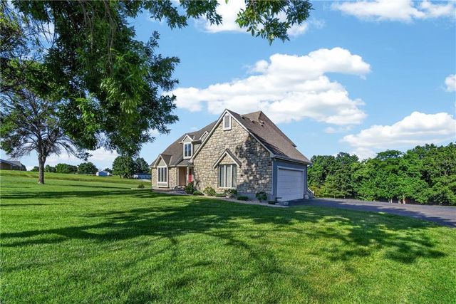 2018 Lexington Road, Pleasant Hill, MO 64080