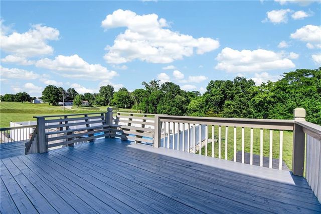 2018 Lexington Road, Pleasant Hill, MO 64080
