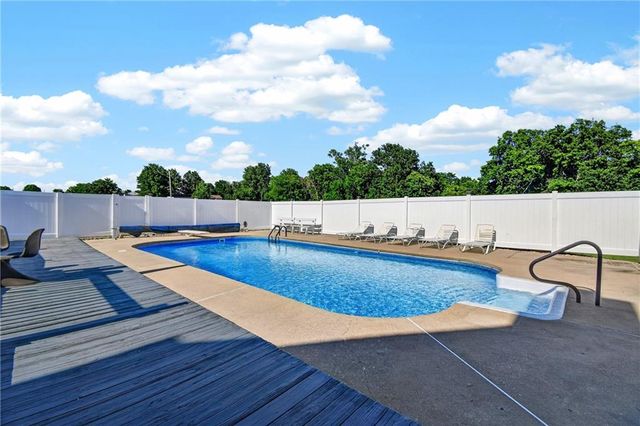 2018 Lexington Road, Pleasant Hill, MO 64080