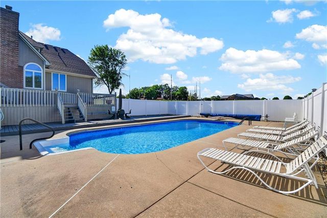 2018 Lexington Road, Pleasant Hill, MO 64080