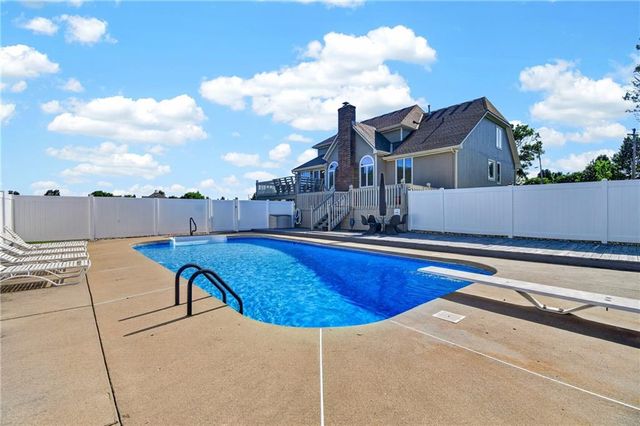 2018 Lexington Road, Pleasant Hill, MO 64080