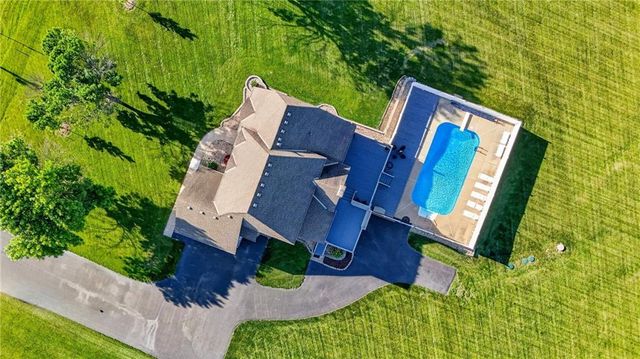 2018 Lexington Road, Pleasant Hill, MO 64080