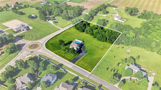 2018 Lexington Road, Pleasant Hill, MO 64080