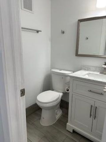 105 E Coventry E 105, West Palm Beach, FL 33417