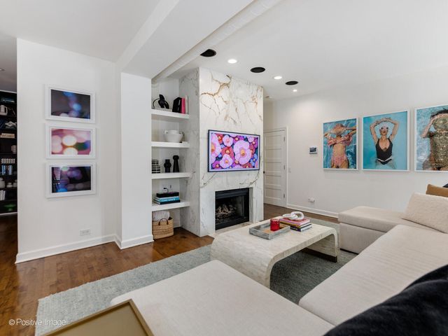 811 W WEBSTER Avenue F, Chicago, IL 60614