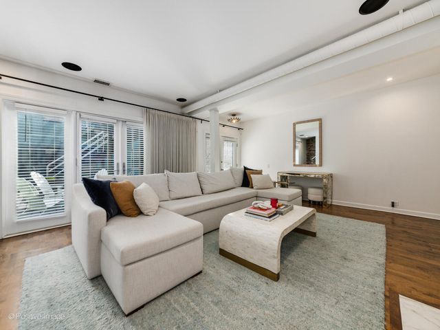 811 W WEBSTER Avenue F, Chicago, IL 60614