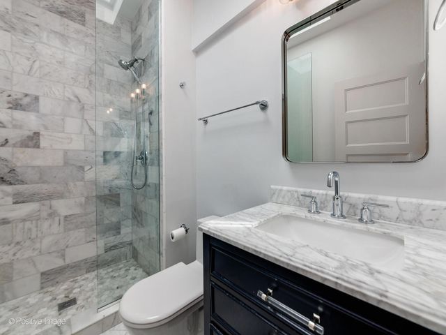 811 W WEBSTER Avenue F, Chicago, IL 60614