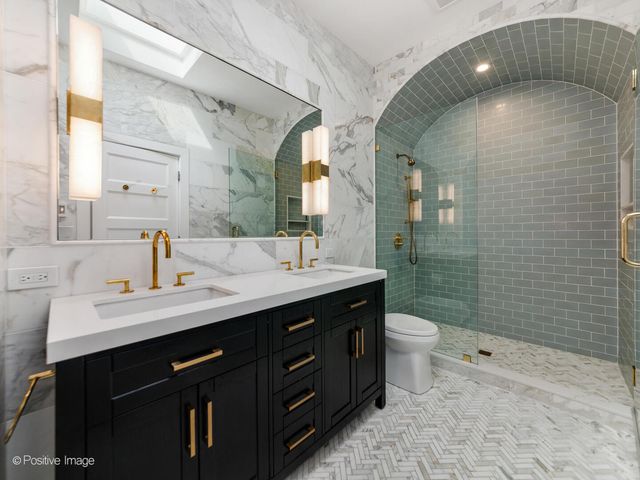 811 W WEBSTER Avenue F, Chicago, IL 60614