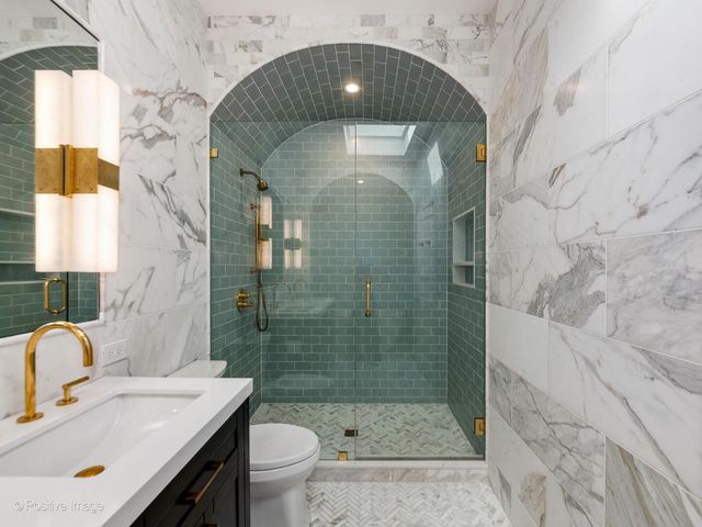 811 W WEBSTER Avenue F, Chicago, IL 60614