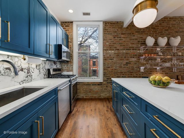 811 W WEBSTER Avenue F, Chicago, IL 60614