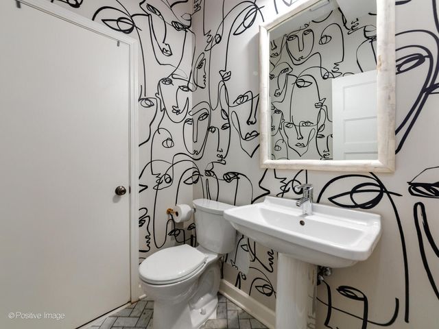 811 W WEBSTER Avenue F, Chicago, IL 60614