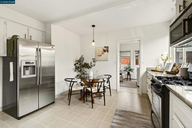 3236 Bona St, Oakland, CA 94601