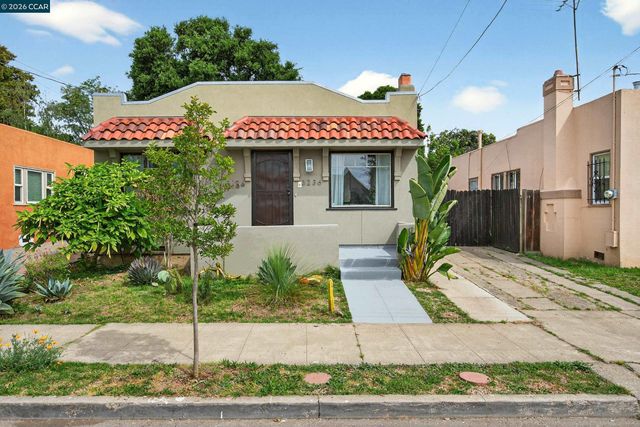 3236 Bona St, Oakland, CA 94601