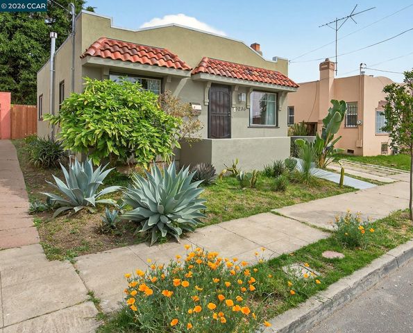 3236 Bona St, Oakland, CA 94601