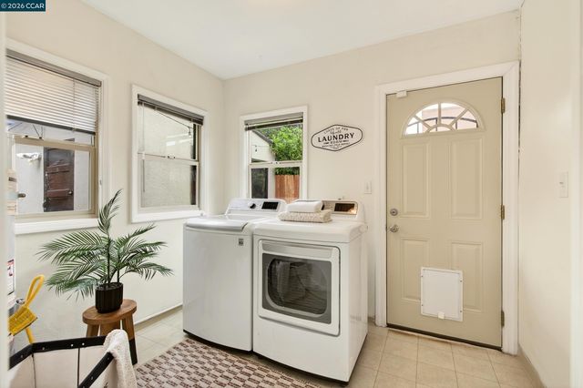 3236 Bona St, Oakland, CA 94601