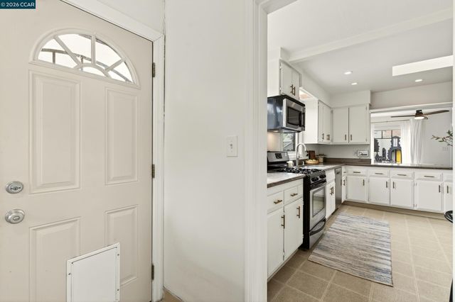 3236 Bona St, Oakland, CA 94601