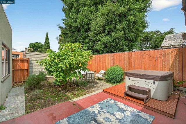 3236 Bona St, Oakland, CA 94601