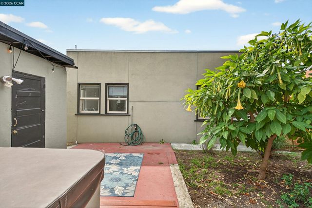 3236 Bona St, Oakland, CA 94601