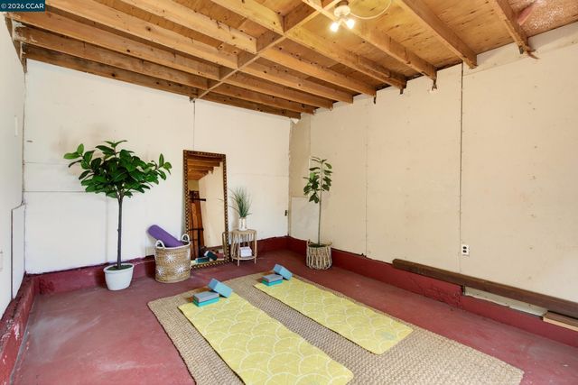 3236 Bona St, Oakland, CA 94601