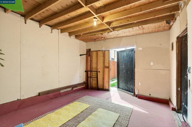 3236 Bona St, Oakland, CA 94601