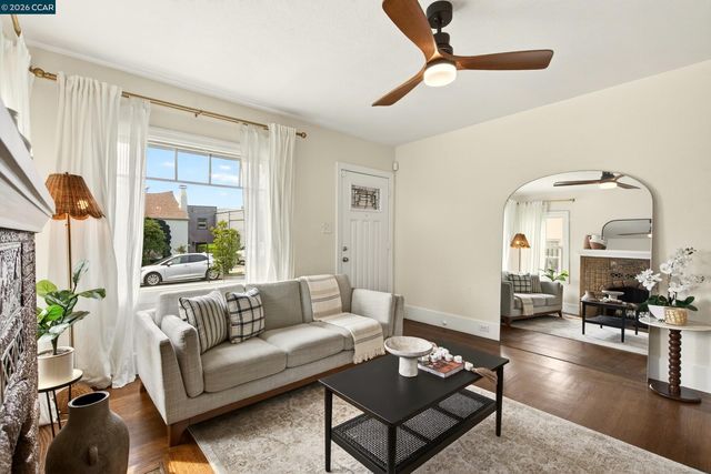 3236 Bona St, Oakland, CA 94601