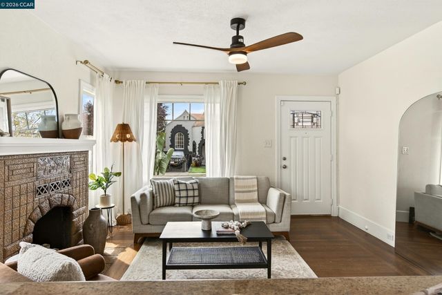 3236 Bona St, Oakland, CA 94601