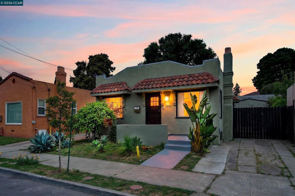 3236 Bona St, Oakland, CA 94601