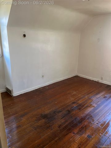 12664 Kelly Road, Detroit, MI 48224