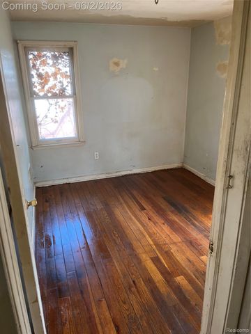 12664 Kelly Road, Detroit, MI 48224