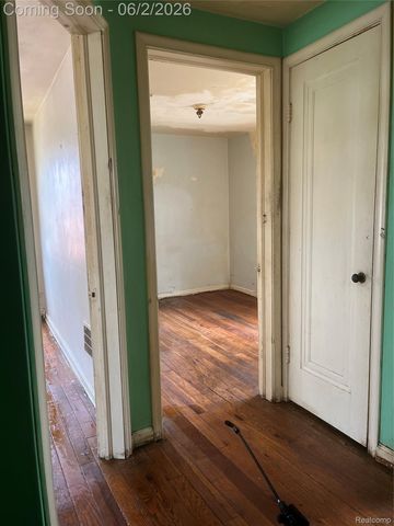 12664 Kelly Road, Detroit, MI 48224