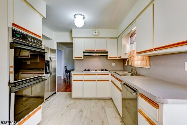 40 France Dr, Branchburg Twp., NJ 08876