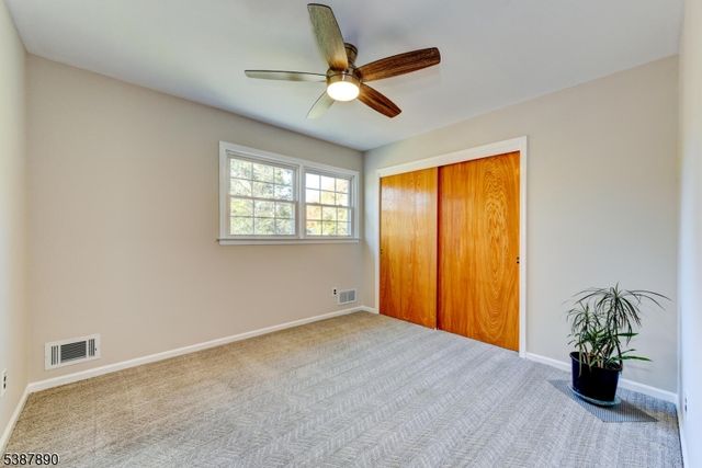 40 France Dr, Branchburg Twp., NJ 08876