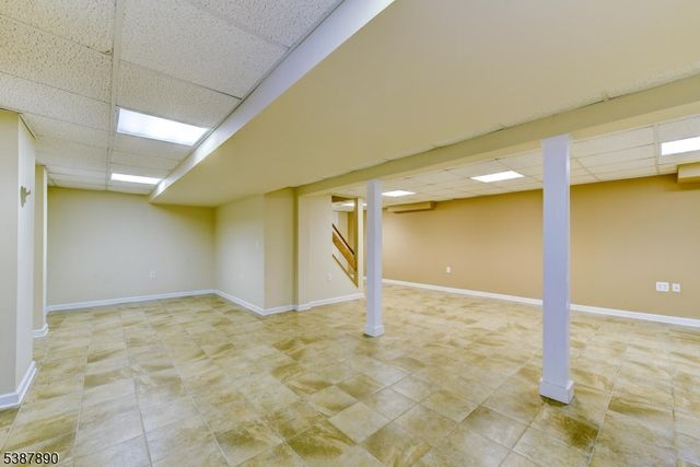 40 France Dr, Branchburg Twp., NJ 08876