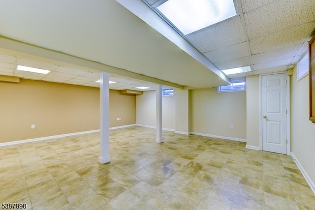 40 France Dr, Branchburg Twp., NJ 08876