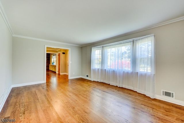 40 France Dr, Branchburg Twp., NJ 08876