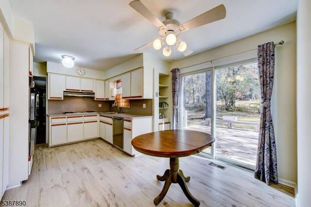 40 France Dr, Branchburg Twp., NJ 08876