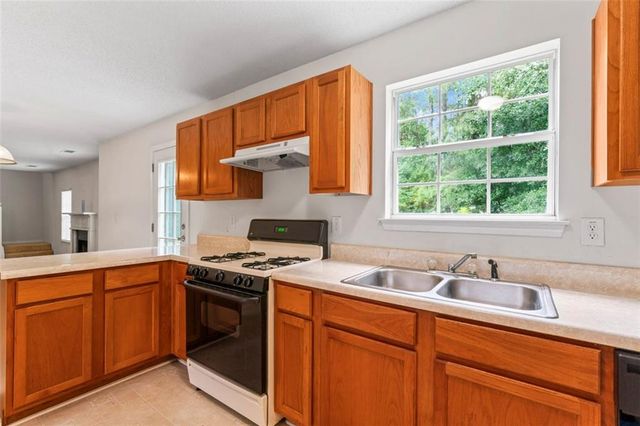 4042 Smithfield Trail, Ellenwood, GA 30294