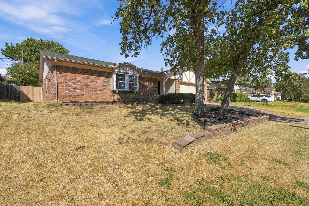 3708 Bordeaux Court, Arlington, TX 76016 — exterior