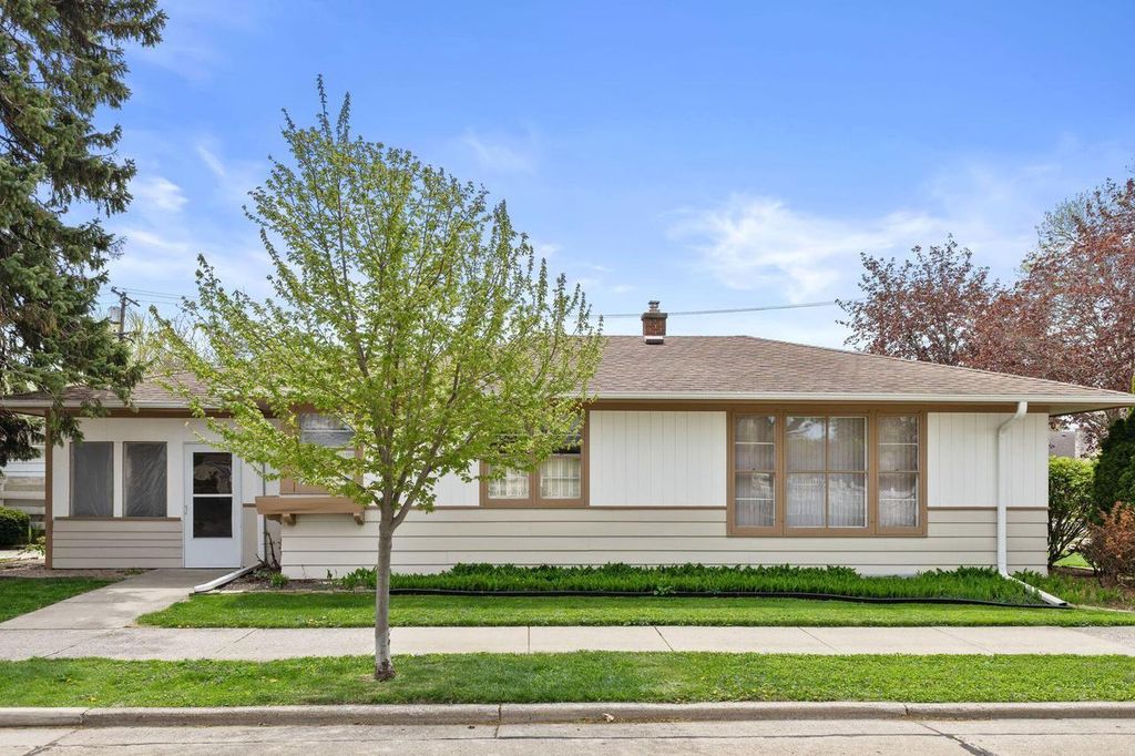 2821 Green STREET, Racine, WI 53402