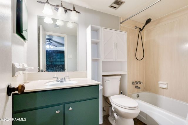 3121 Johnston Street Apt 202, Lafayette, LA 70503