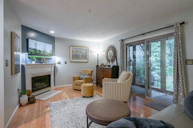 22 Suffolk Court, Bedford, NH 03110