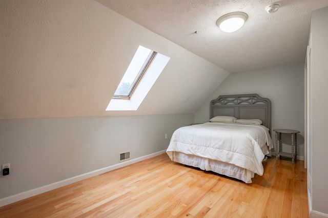 22 Suffolk Court, Bedford, NH 03110