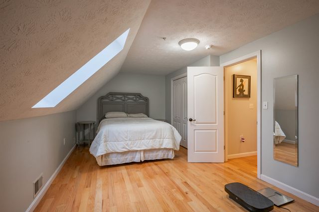 22 Suffolk Court, Bedford, NH 03110